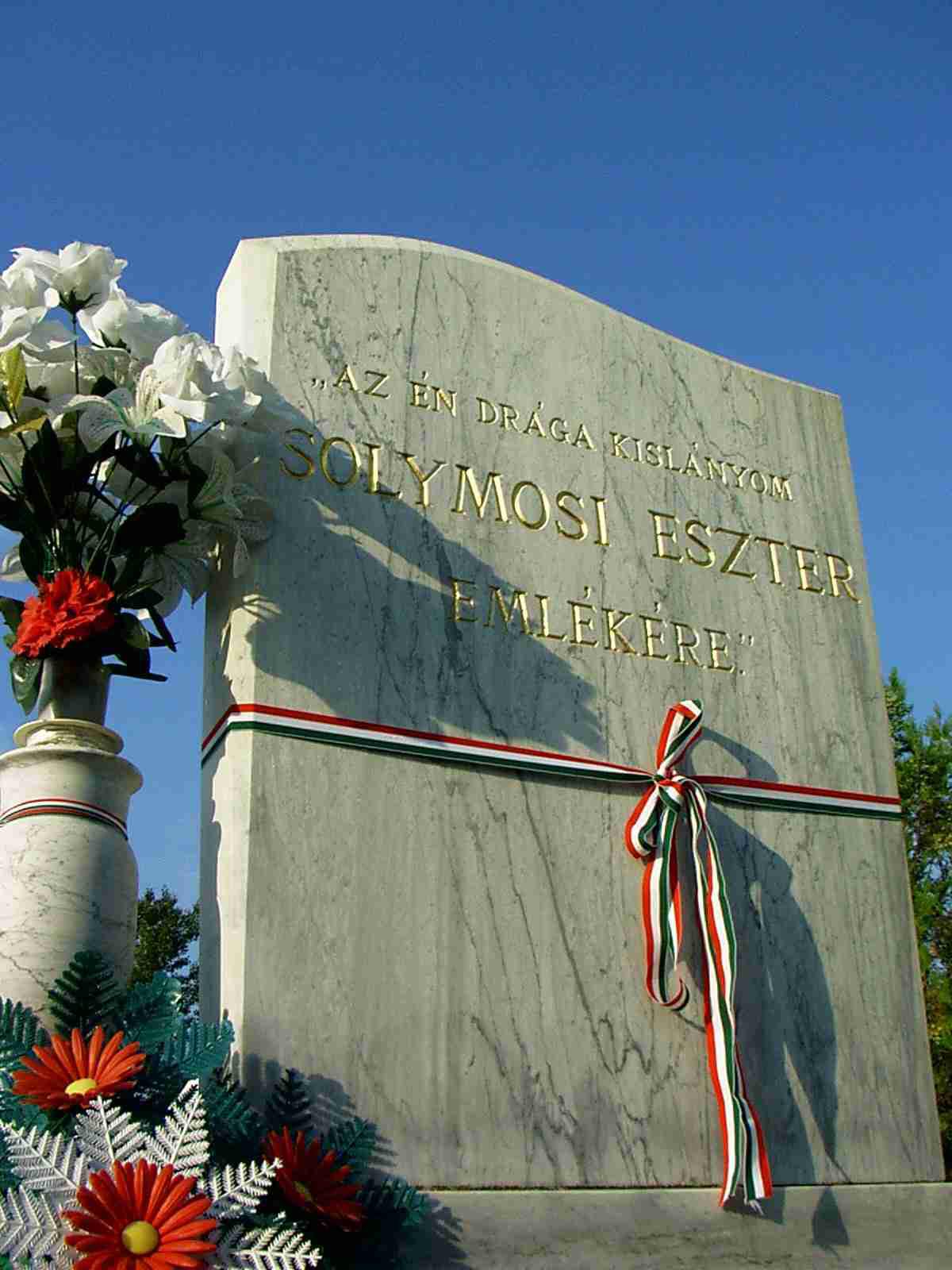 Solymosi Eszter sírja
