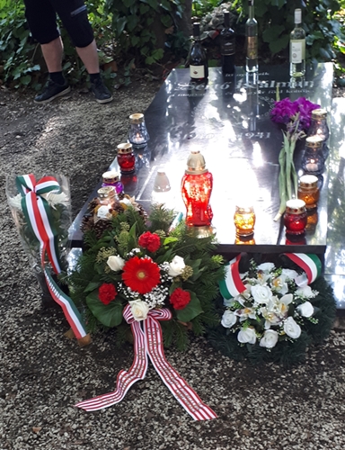 Sértő K. sír kicsinyítve